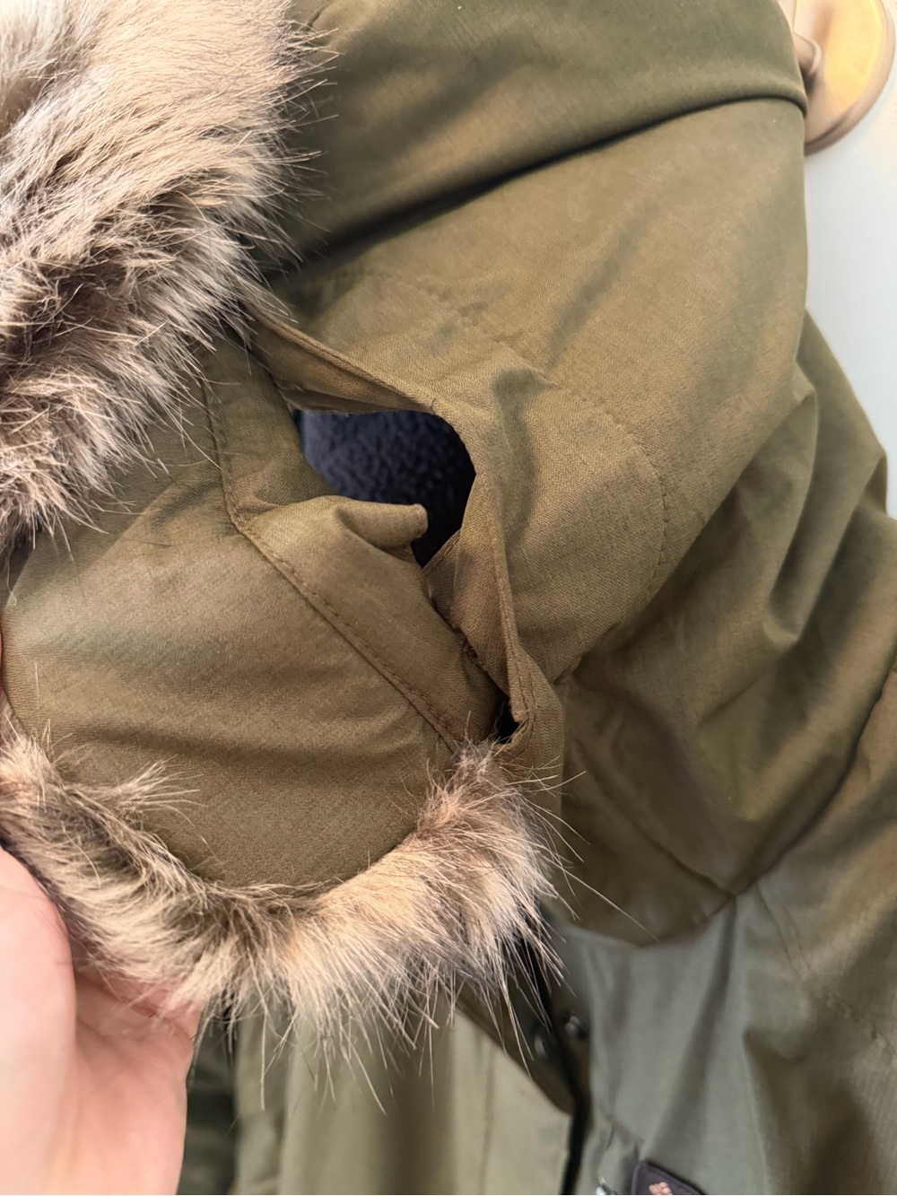 Columbia women’s Olive Hooded Faux-Fur Trim Puffer Coat - Picture 7 of 14